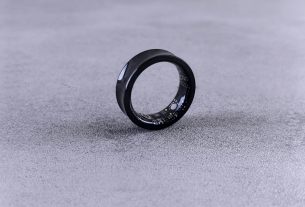 Sleek Apple Smart Ring concept on a dark background for 2026 tech