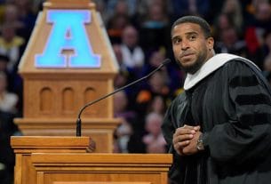 Bobby Wagner speaking at the Utah State university graduation