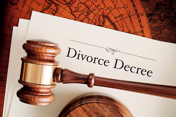 Court elements representing the active Jelly Roll Bunnie XO divorce files in Tennessee today