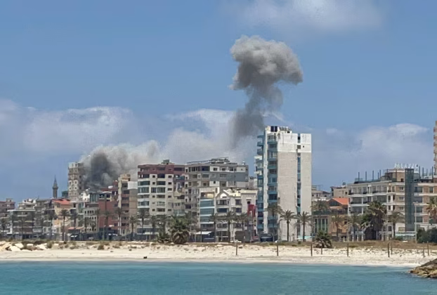 Israel Strikes Lebanon Tyre While US Rescues Chopper Crew