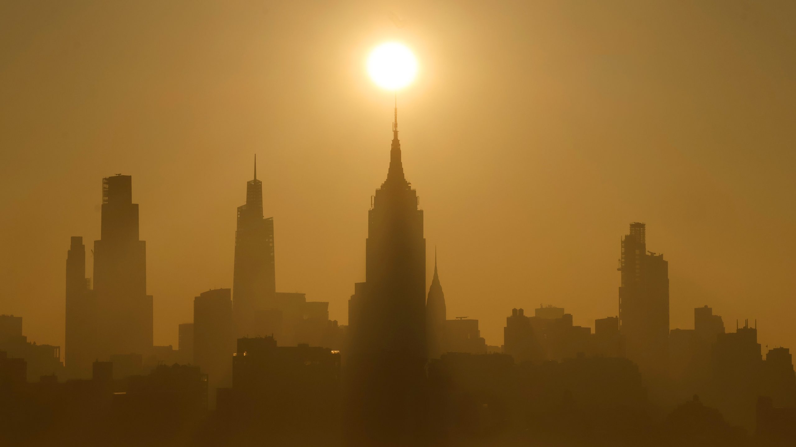 A glaring sun showing the dangerous Kansas City heat advisory affecting Missouri and Kansas today